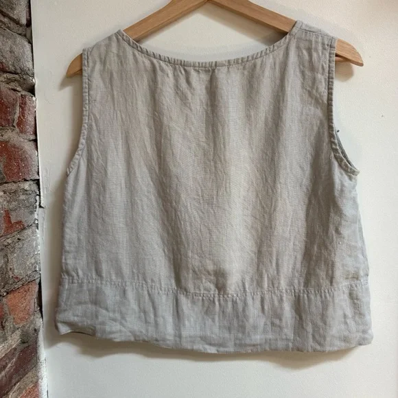 Linenfox Hand-Embroidered Floral Crop Tank - Picture 6 of 8